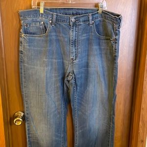 Mens Levi 559 fit. Waist 40. Length 32.